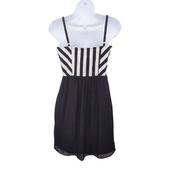 Volcom Women's Dress Black & White fit & Flare spaghetti straps Size 5 - Picture 2 of 9